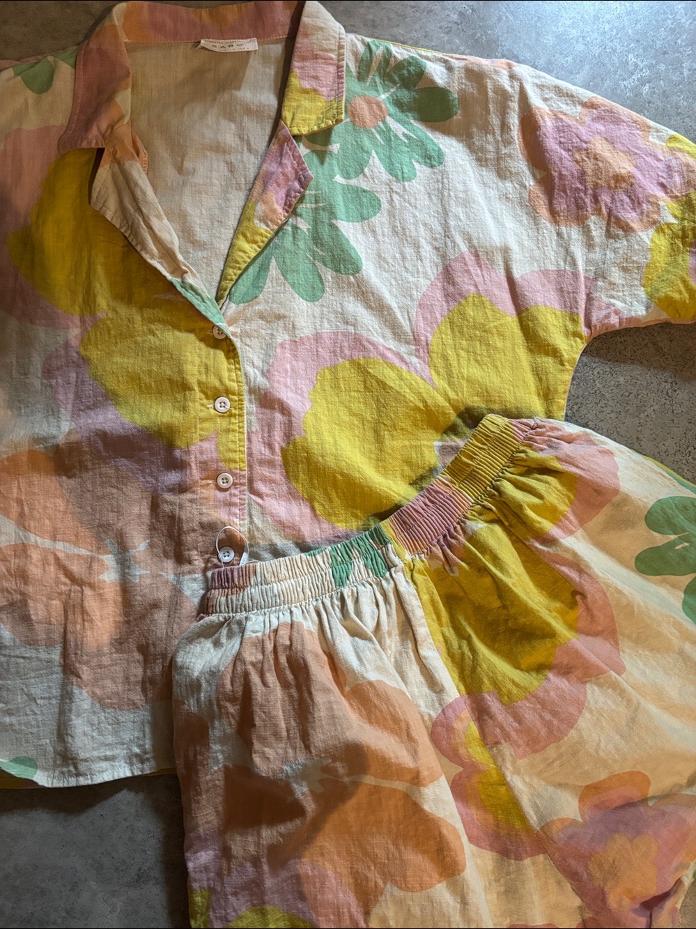 Sabo skirt Two-Piece short Set - Picture 2 of 10